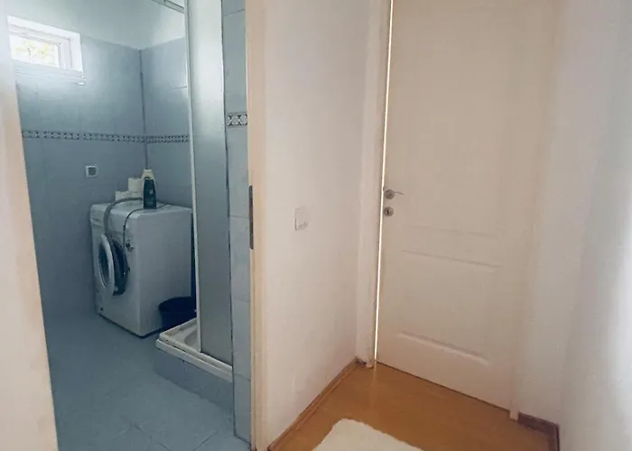 Liniste Confort Si Acces Rapid In Oras Parcare Apartmán *